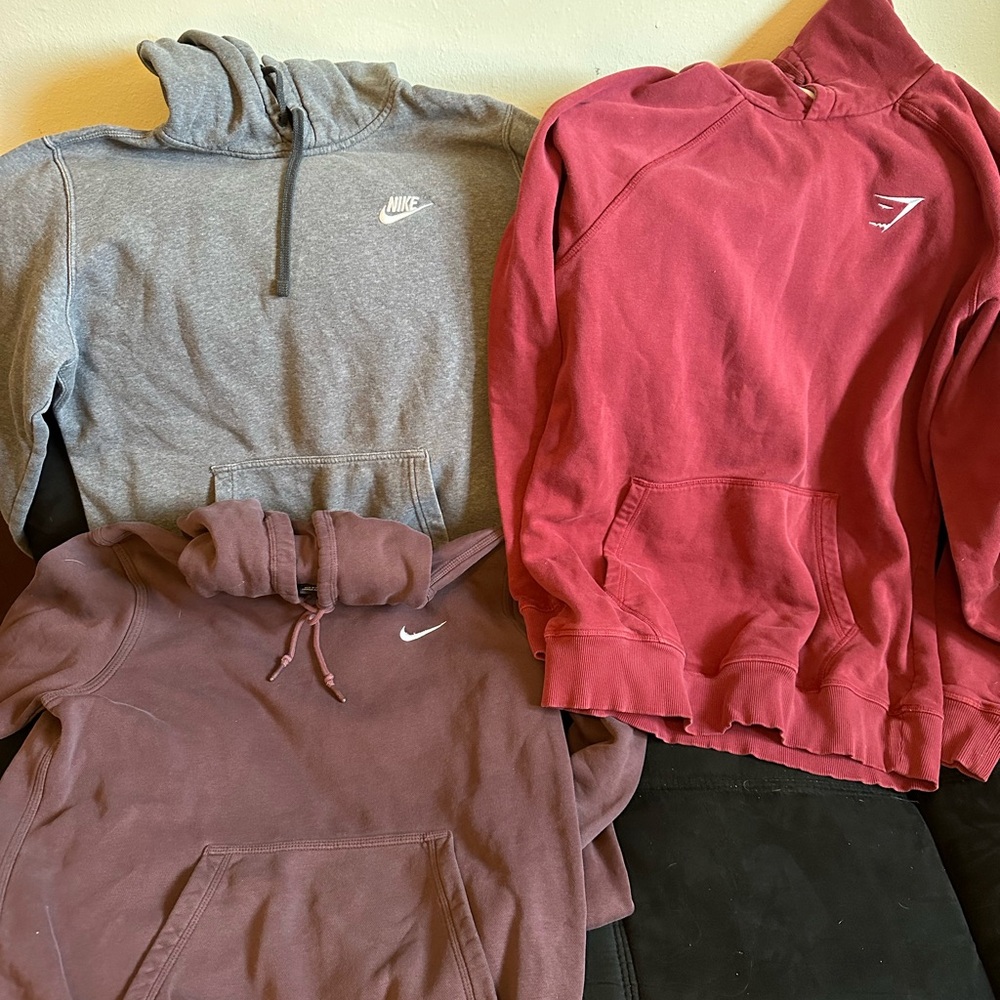 Lot of Men’s hooded sweatshirts